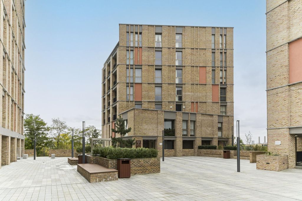 Property photo 1 of 21 Exterior