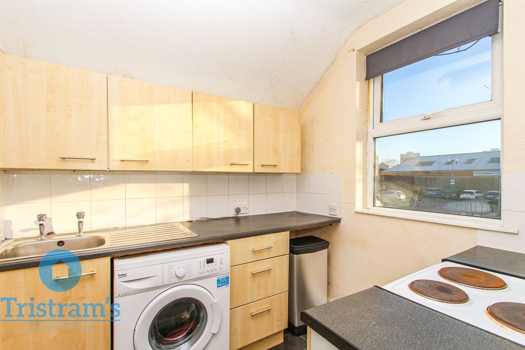 Property photo 2 of 12 Img_3544