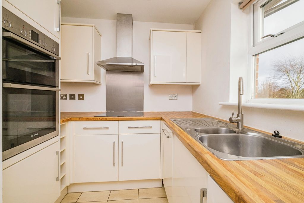 Property photo 2 of 15 Kitchen