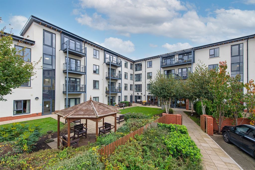 Property photo 1 of 11 (Main)