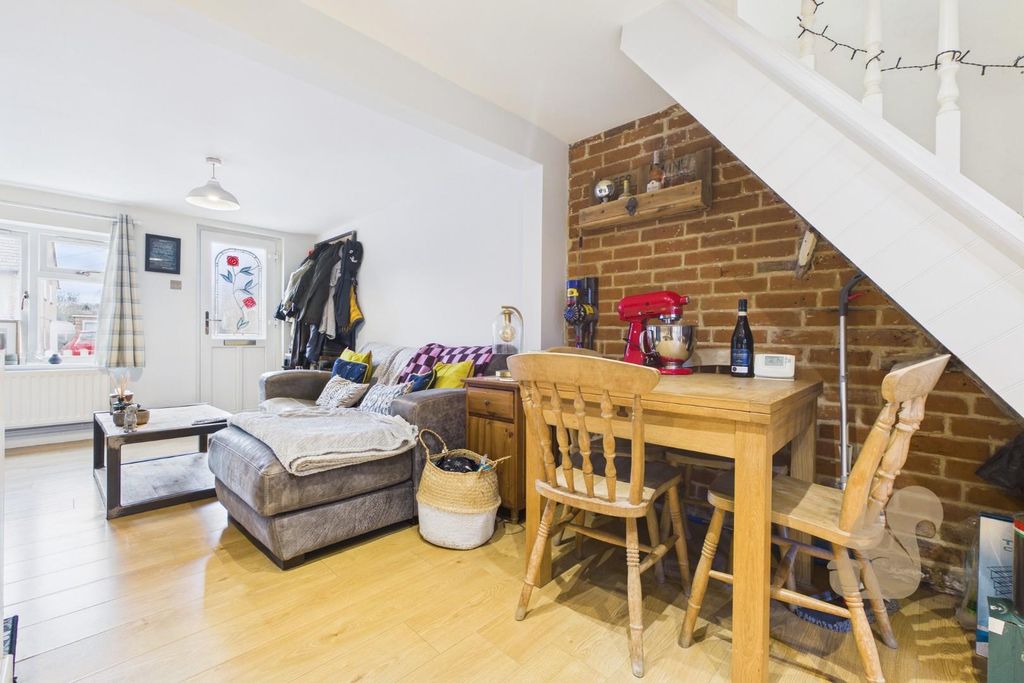 Property photo 3 of 13 Cam03877G0-Pr0327-Still008.Jpg