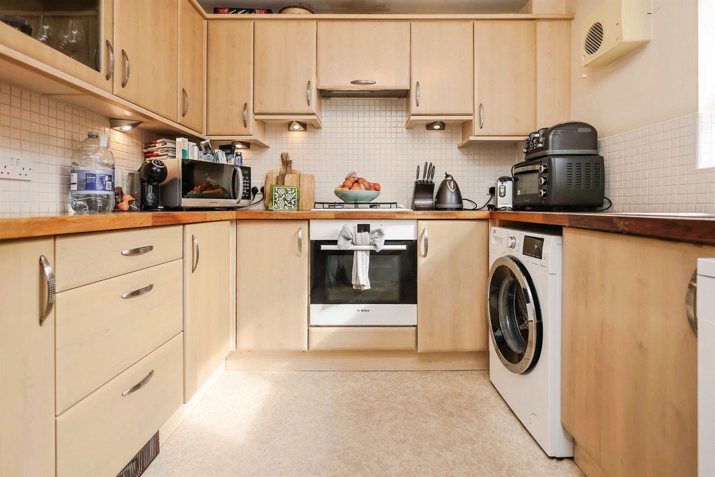 Property photo 3 of 16