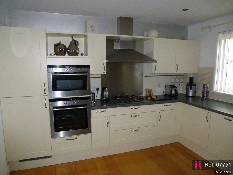 Property photo 2 of 26