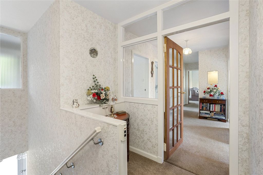 Property photo 2 of 27 North Deeside Road