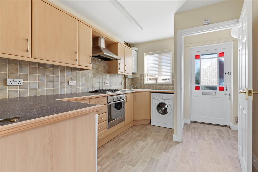 Property photo 3 of 15 Kitchen.Jpg