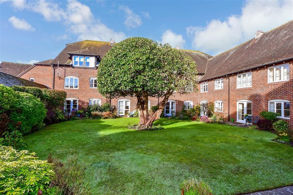 Property photo 1 of 8 Communal Gardens
