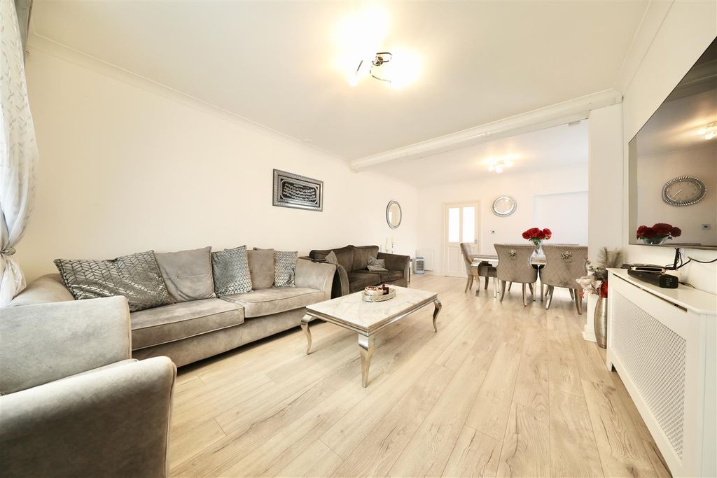 Property photo 2 of 20 0A4A8570 2.Jpg