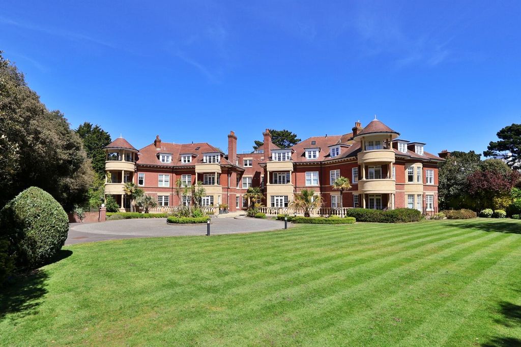 2 bed flat for saleWest Overcliff Drive, Bournemouth BH4