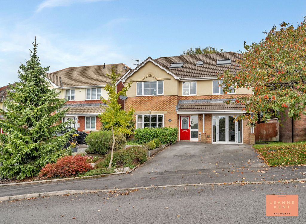 Property photo 1 of 40