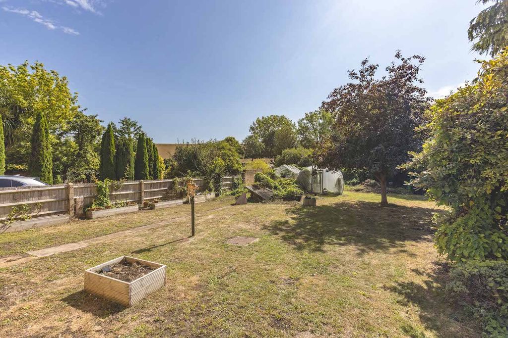 Property photo 2 of 24