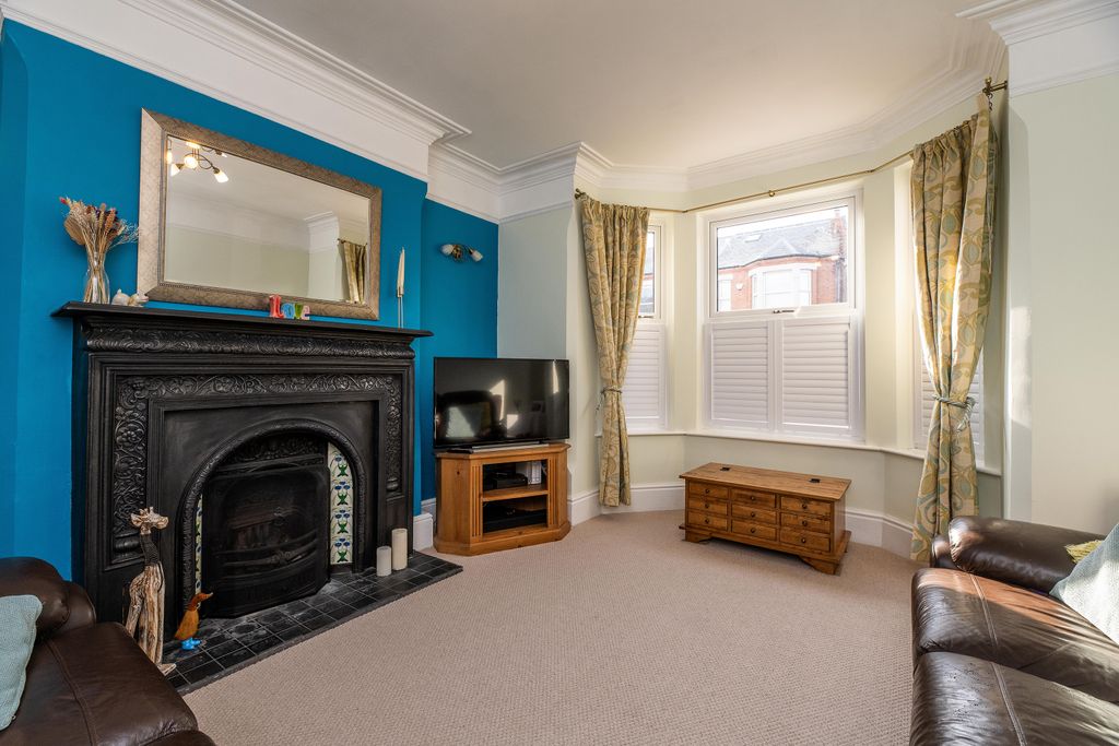Property photo 2 of 23