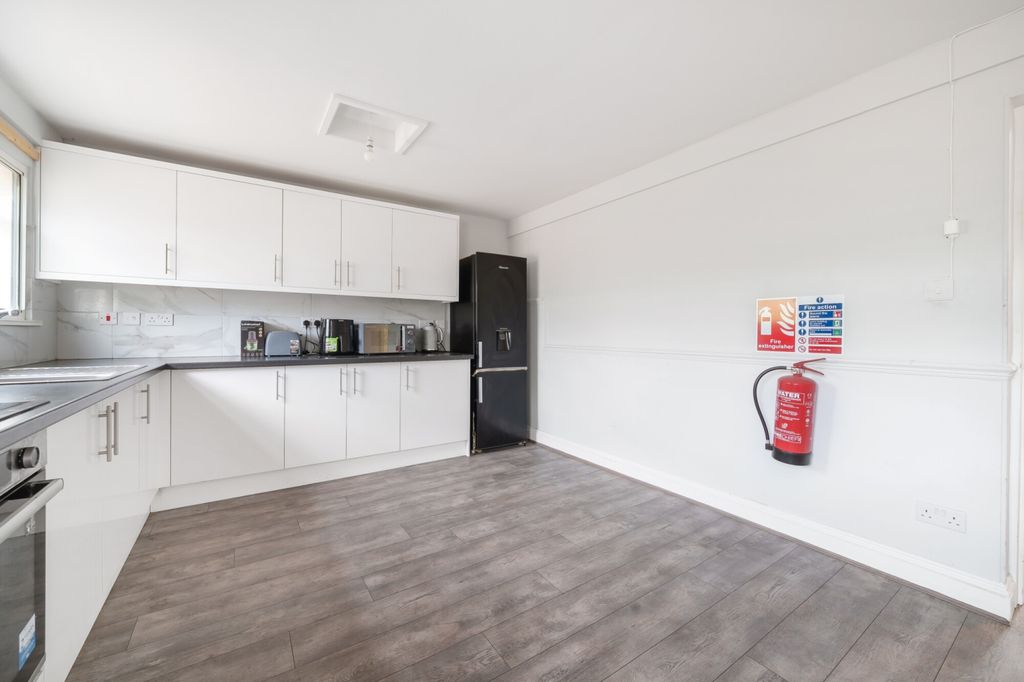 Property photo 1 of 20 1176685 (2)