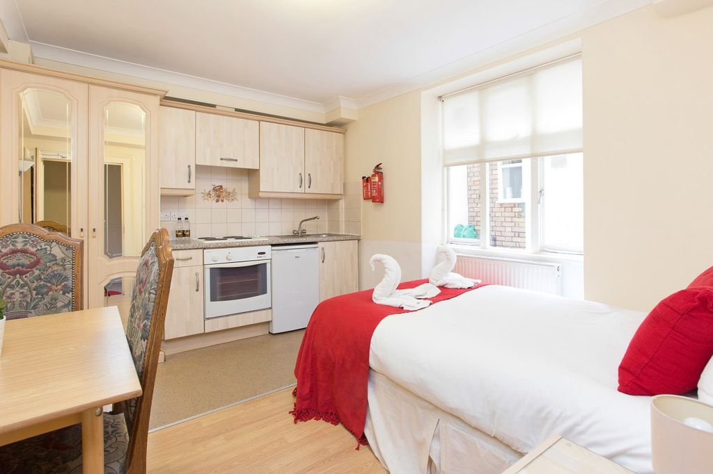 Property photo 2 of 5
