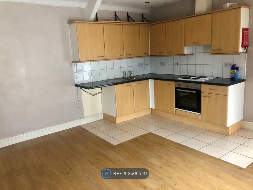Property photo 3 of 14 Kitchen