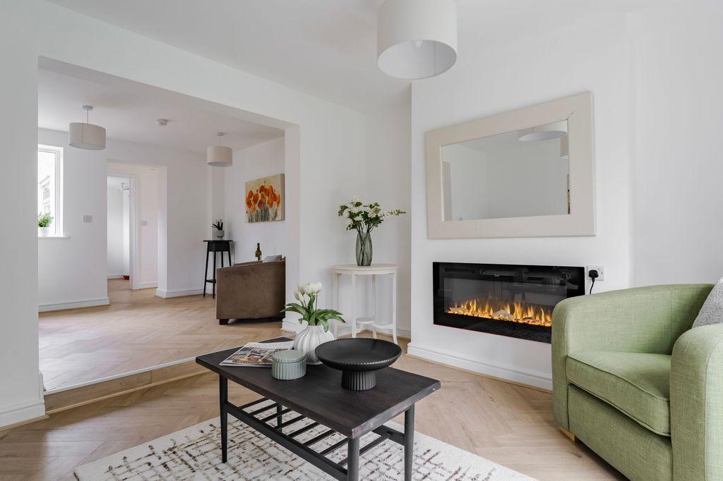 Property photo 2 of 24