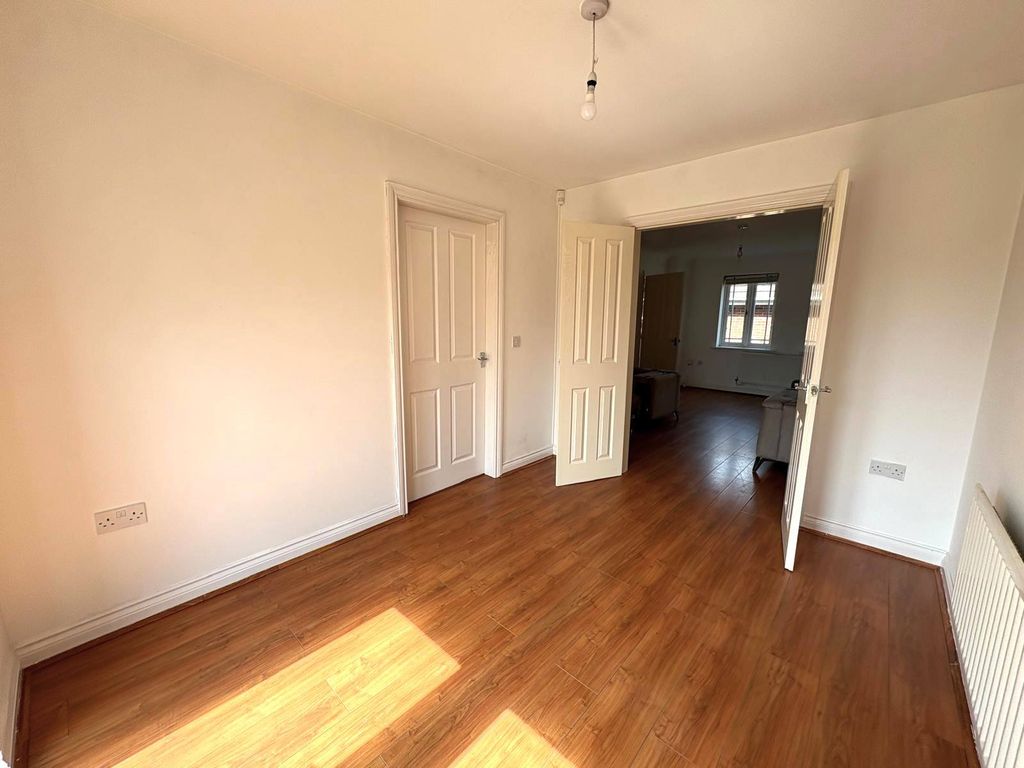 Property photo 3 of 19 Gallery