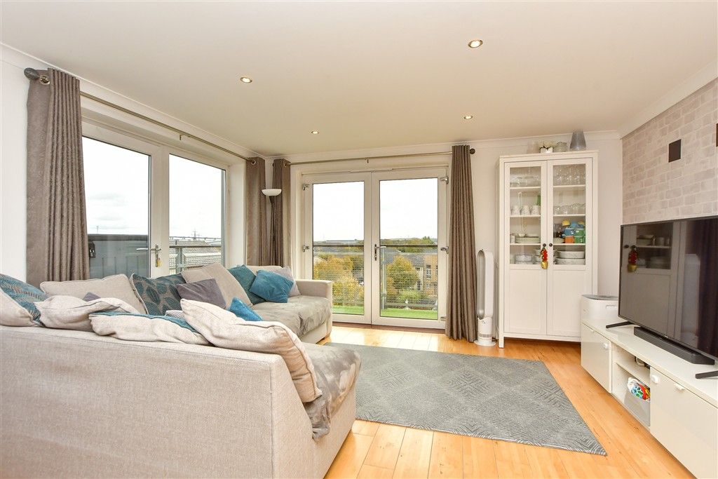 Property photo 1 of 8 Kitchen/ Living Area