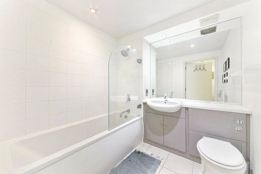 Property photo 3 of 8 Bathroom