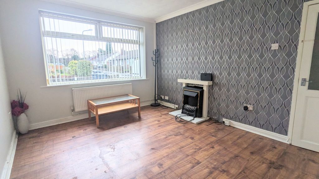 Property photo 2 of 28