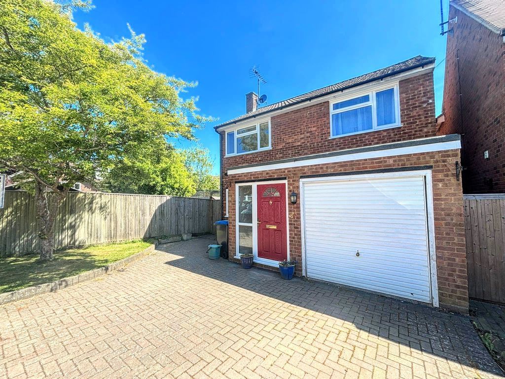 Property photo 1 of 11 Photo 4