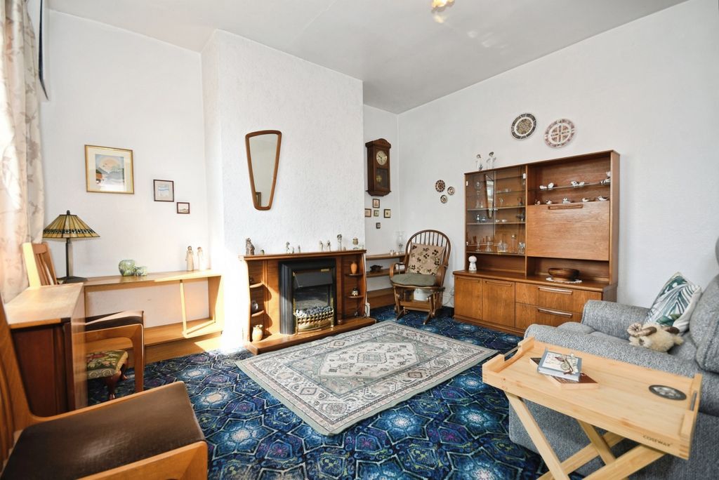 Property photo 3 of 17 Photo