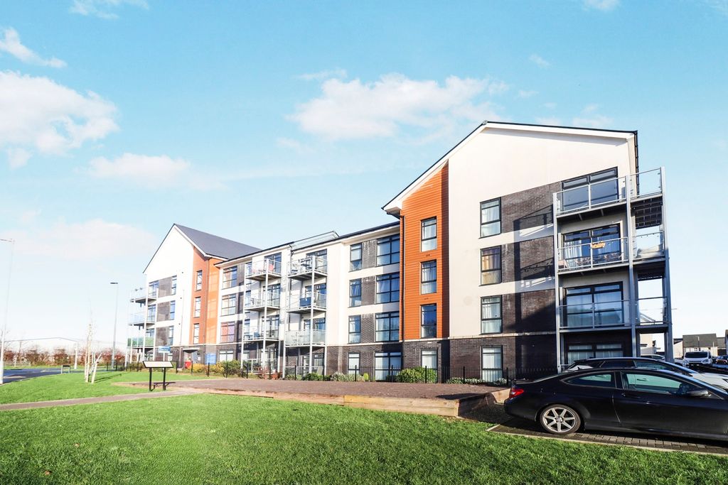 Property photo 1 of 18 Front