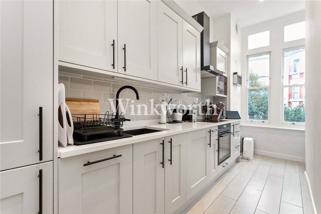 Property photo 2 of 10 Picture No. 04