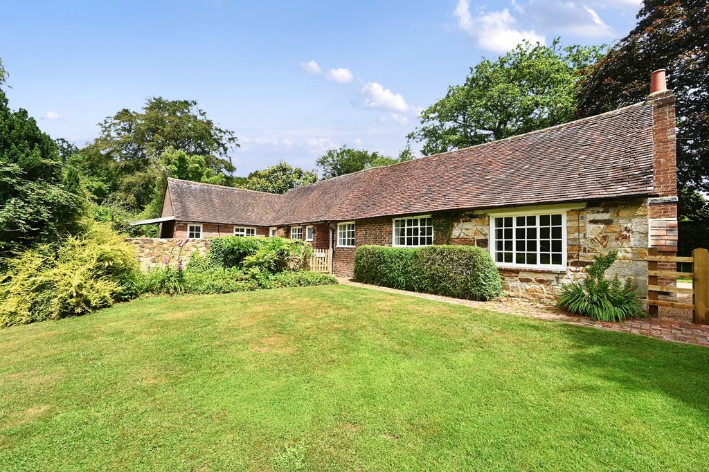 Property photo 3 of 39 Spinners Cottage