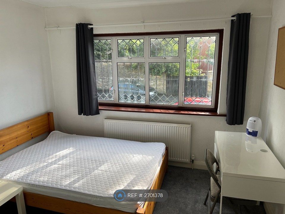 Property photo 2 of 9 Upstairs Bedroom Example