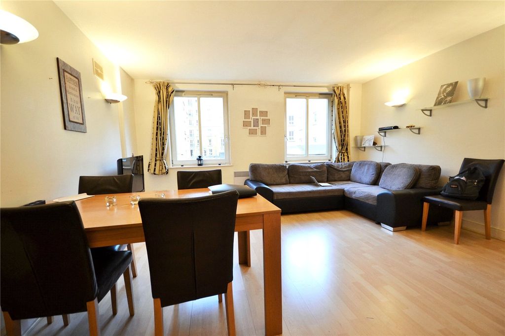 Property photo 3 of 5