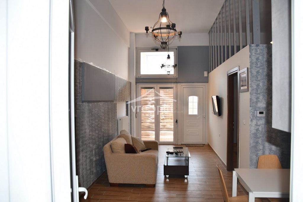 Property photo 3 of 25