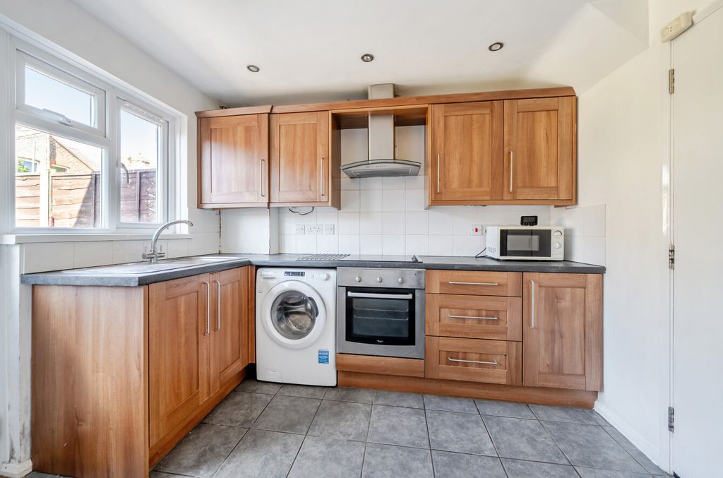 Property photo 3 of 14 1521775-10-6Aabe0...