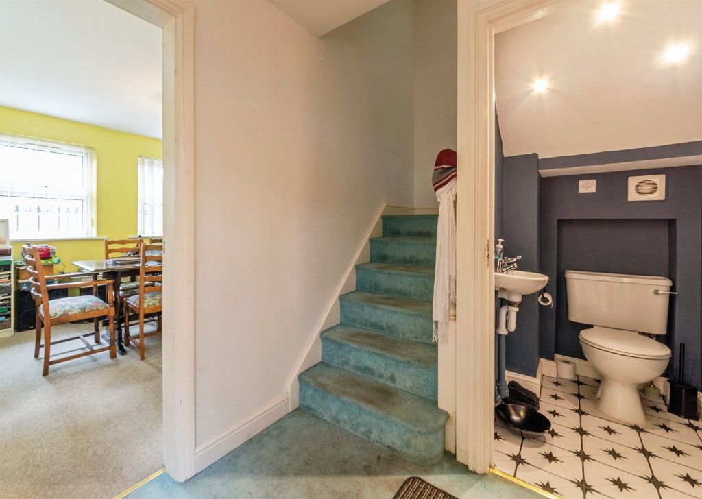 Property photo 2 of 17