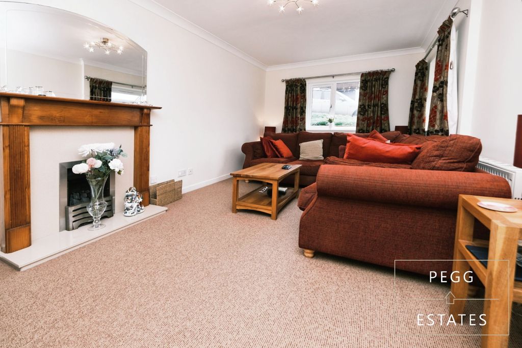 Property photo 3 of 19