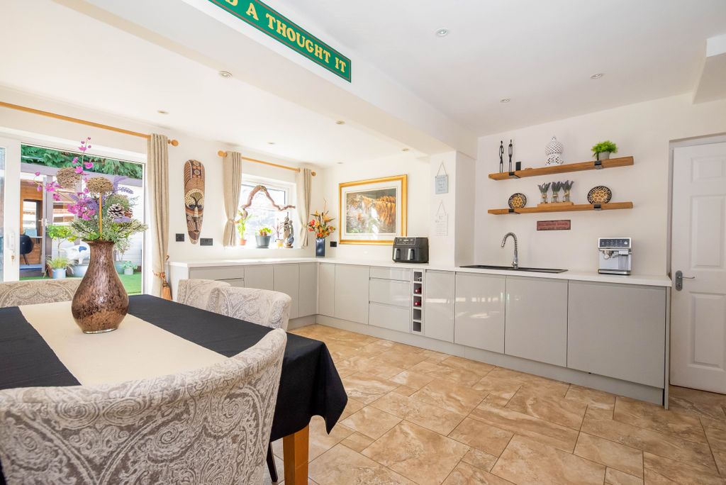 Property photo 3 of 22 Kitchen