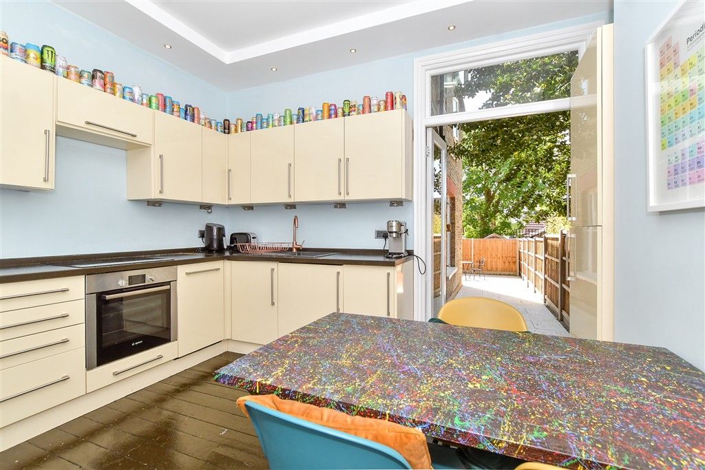 Property photo 3 of 10 Kitchen/Diner