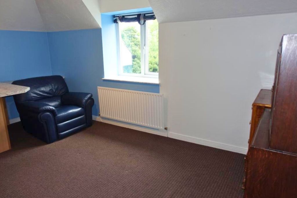 Property photo 3 of 6 2