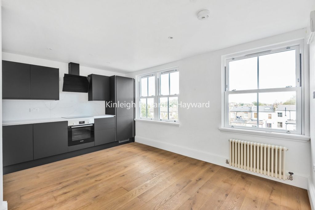 Property photo 1 of 6 2d721253-0033-41Cf-9