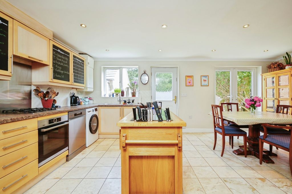 Property photo 2 of 13