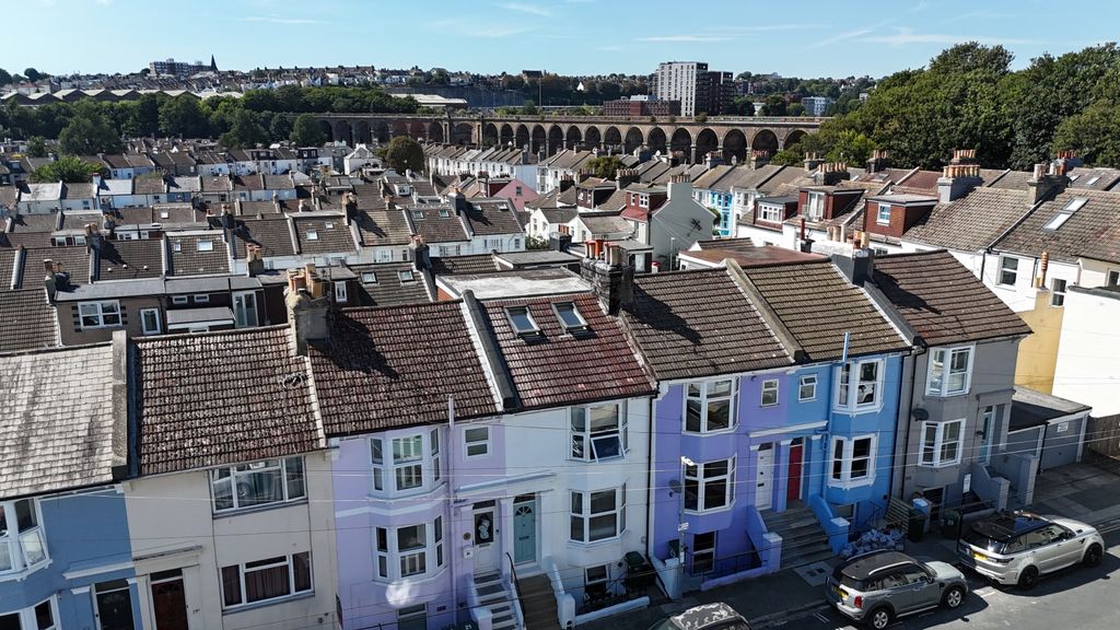 Property photo 1 of 16 Viaduct Arial