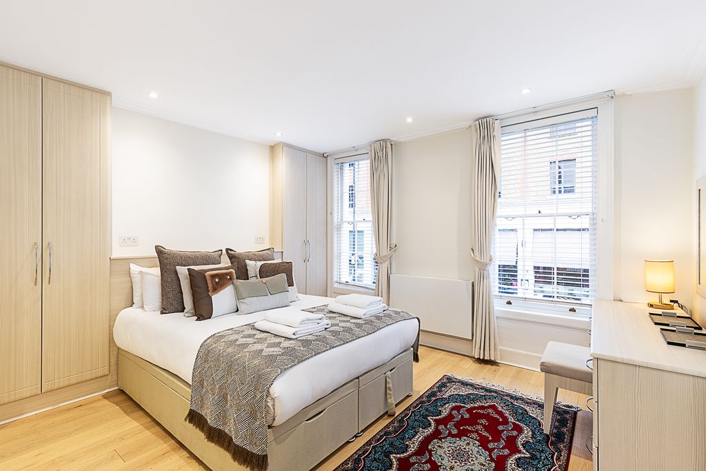 Property photo 3 of 35