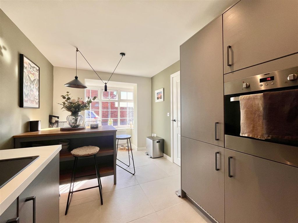 Property photo 2 of 26