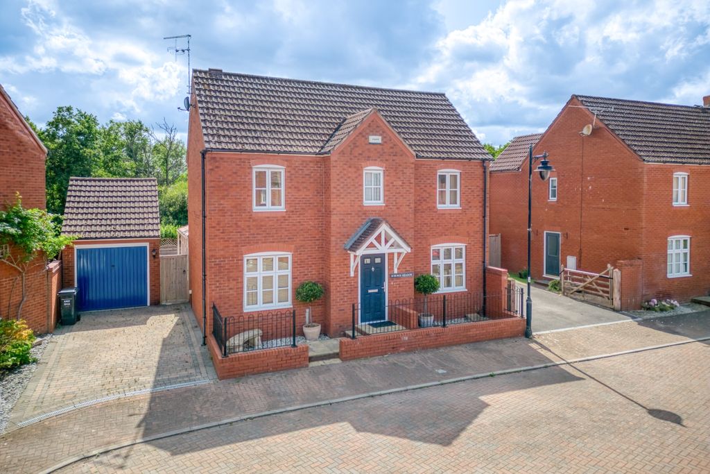 Property photo 1 of 21 Ewemove Taunton Burge Meadow (1)