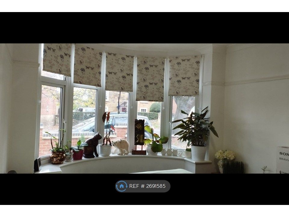 Property photo 1 of 33 Room 2