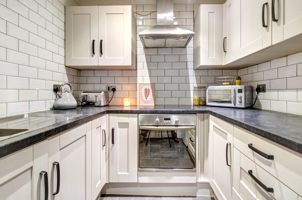 Additional image 8 of 2 bed flat for saleGlasgow Road, Dumbarton G82