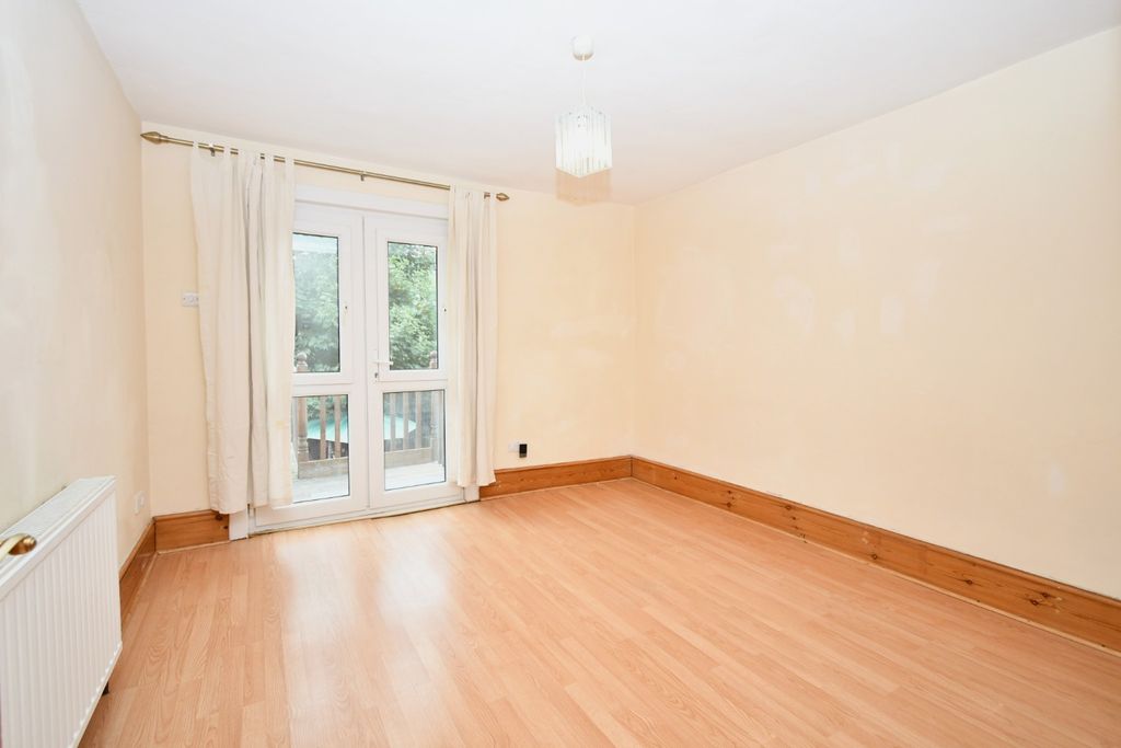 Property photo 3 of 9 4232742