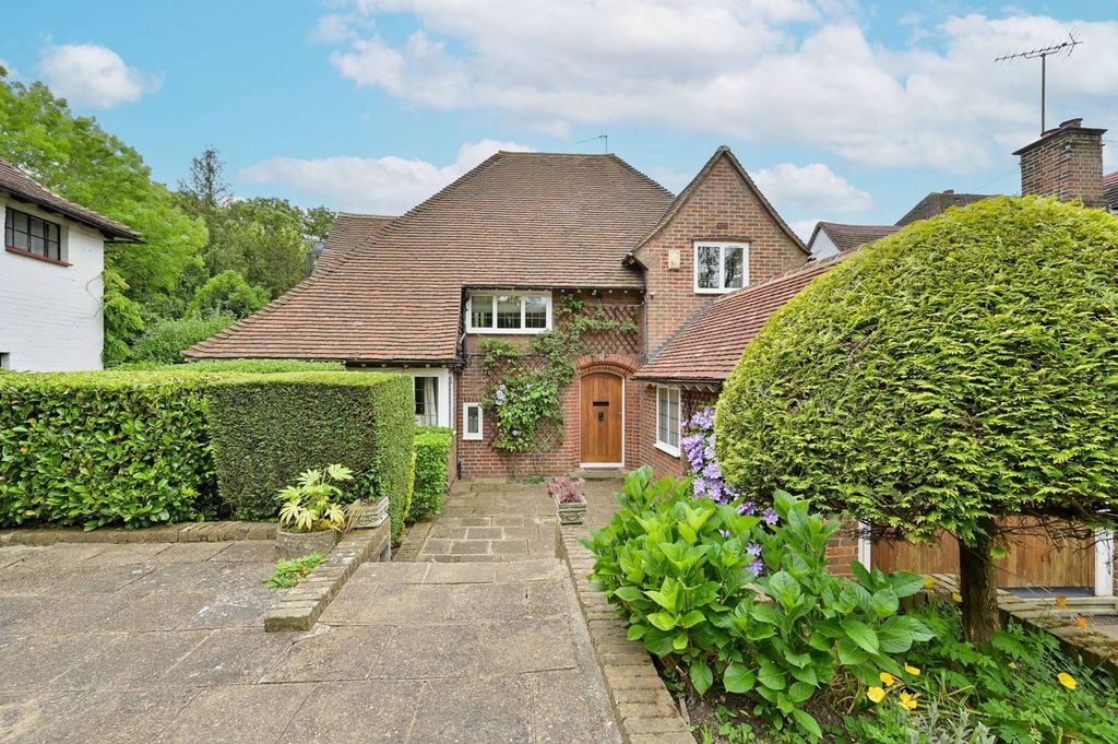 Property photo 2 of 46