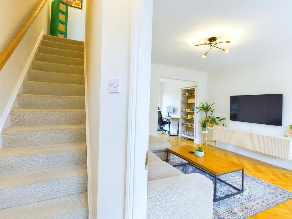 Property photo 3 of 39