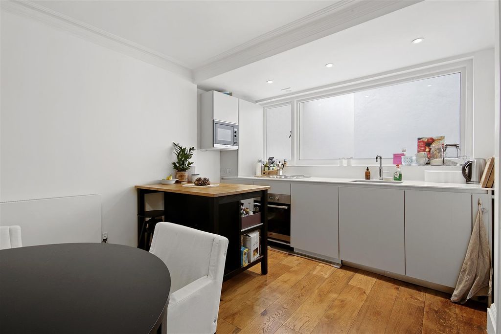Property photo 1 of 15 Kitchen 2.Jpg