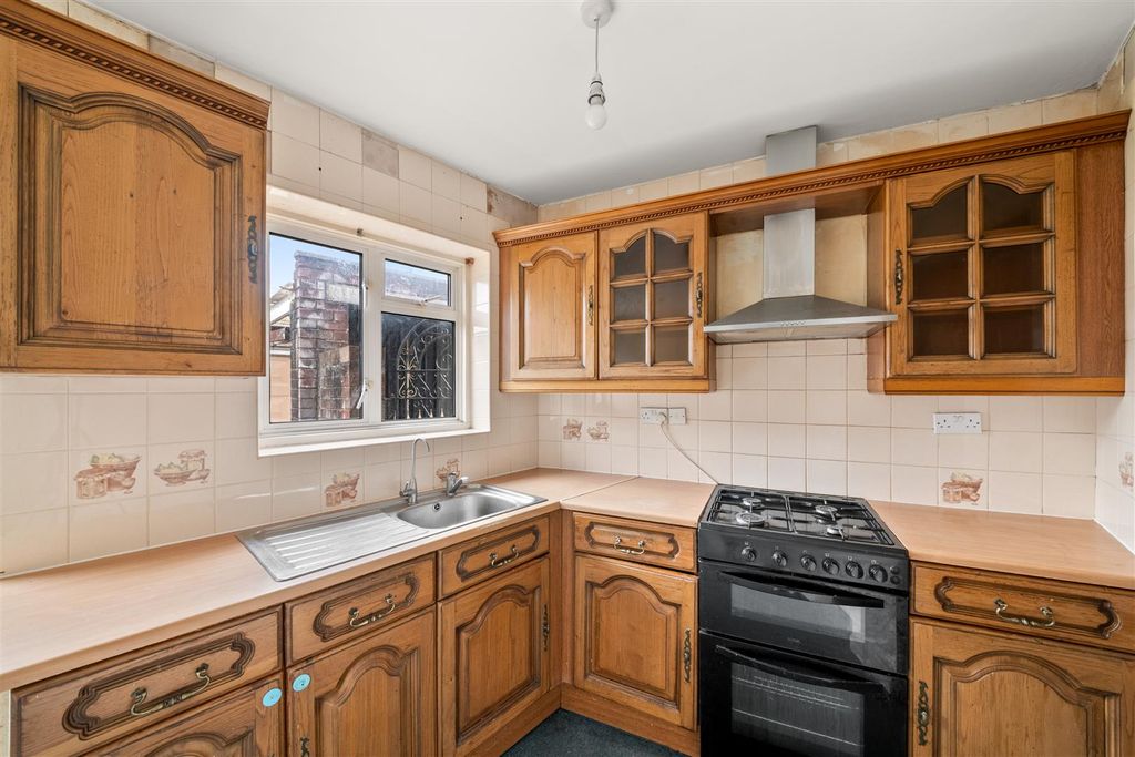 Property photo 2 of 20 4